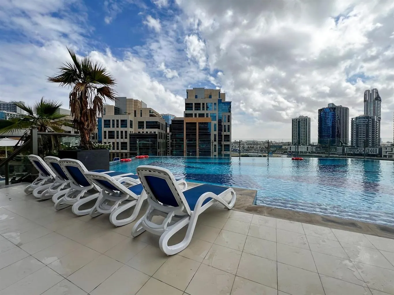 Trophy Sunset Serenity Suite In Downtown With Panromic Skyline Views Dubai Apartment