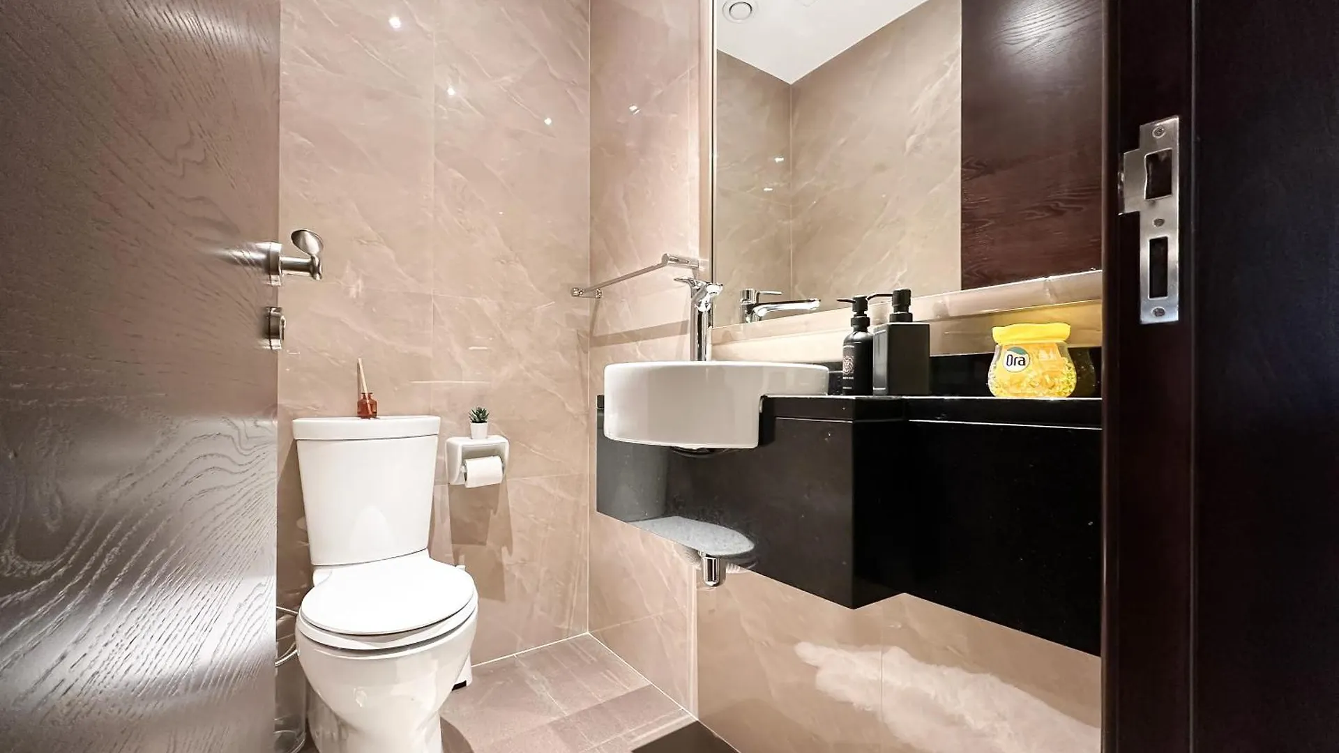 Trophy Sunset Serenity Suite In Downtown With Panromic Skyline Views Dubai