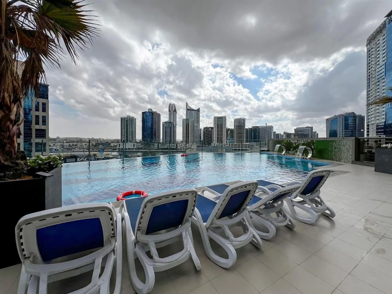 Trophy Sunset Serenity Suite In Downtown With Panromic Skyline Views Dubai United Arab Emirates