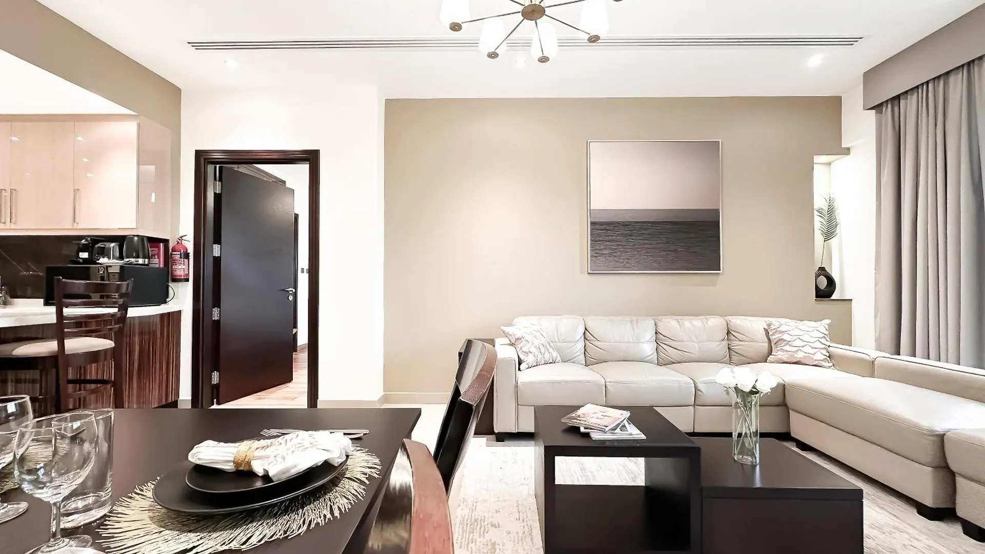 Trophy Sunset Serenity Suite In Downtown With Panromic Skyline Views Dubai Apartment