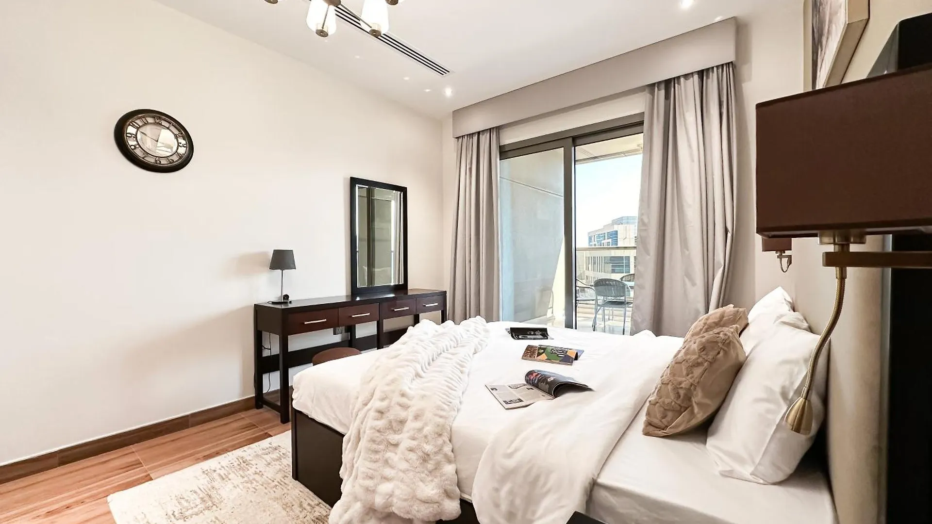 Trophy Sunset Serenity Suite In Downtown With Panromic Skyline Views Dubai Apartment