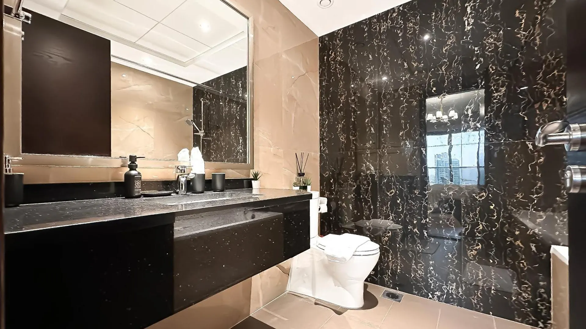 Trophy Sunset Serenity Suite In Downtown With Panromic Skyline Views Dubaj 0*,